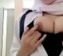 Hijab Cantik vcs di wc sekolah