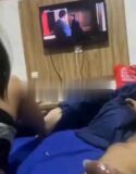 Numpang Ngecas Di kamar Adek