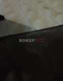 Ngintip Tante Kosan Lagi Godain Berondong