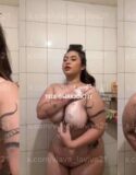 Bokep tante aviva montok nakal sambil mandi